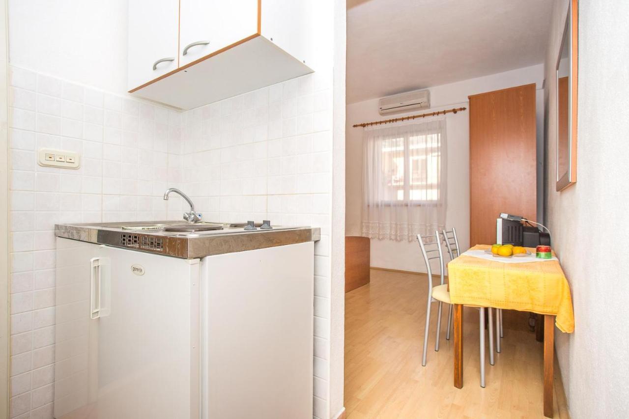 Apartments Nuic 748 Makarska Exterior foto
